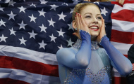VĐV trượt băng Gracie Gold khoe vẻ cuốn hút lạ kì
