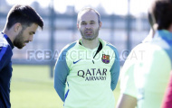 Chùm ảnh: Các ngôi sao Barca trở lại từ ĐTQG