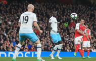 Oezil khiến Man Utd trở về kiếp 'Chú Sáu'