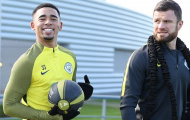 Gabriel Jesus tươi rói tập bóng cùng Pep