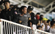 Khán giả HAGL muốn “xử đẹp” trọng tài bẻ còi sân Pleiku