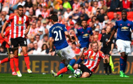 Ander Herrera 'cày nát' tuyến giữa Sunderland