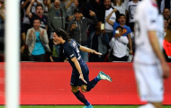 Cavani thăng hoa, PSG thắng dễ Guingamp