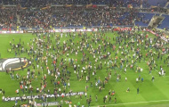CĐV đánh nhau kinh hoàng, trận Lyon - Besiktas bị hoãn 46 phút