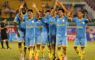 Vùi dập TP.HCM 4-1, “ngựa ô” V-League lên đỉnh cùng 'đại gia'
