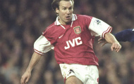 Đội hình 3 hậu vệ Arsene Wenger dùng cách đây 20 năm