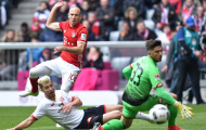 Arjen Robben sút góc hẹp san bằng tỷ số cho Bayern (Bayern Munich 1-1 Mainz 05, vòng 34 Bundesliga)