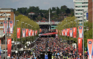 Rừng người ồ ạt đổ về Wembley chờ đại chiến giữa Arsenal và Man City