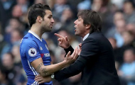 Fabregas bị Conte 'nắn gân' vì xúi bậy Hazard