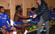 Chùm ảnh: Vô địch FA, Conte vào tận phòng thay đồ chung vui với sao trẻ Chelsea