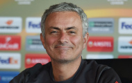 Hàng thủ tan nát, Mourinho tính chuyện 'tái xuất sân cỏ'