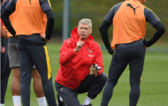 Wenger đứng ngồi không yên trước thềm Derby London