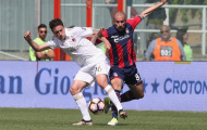 Thi đấu thất vọng, AC Milan chỉ có được 1 điểm trước Crotone