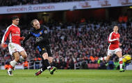Pha phản công nhanh như điện của Rooney và Ronaldo vào lưới Arsenal
