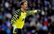 Van Der Sar từng khiến Chelsea khóc hận thế nào?