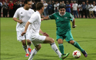 56 tuổi, Maradona vẫn có thể 'múa rìu' trước mặt đồng nghiệp