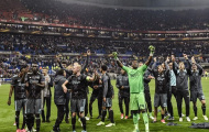 Hút chết trên đất Pháp, Ajax hẹn Man Utd tại chung kết