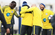 Dàn sao Man City cười khoái trá trên sân tập