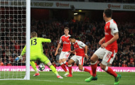 Arsenal thắng nhọc trong ngày Emirates thưa thớt người