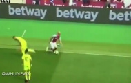 Feghouli làm bẽ mặt James Milner với pha đảo bóng cực ảo