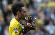 Ấn định chiến thắng cho Dortmund, Aubameyang ẳm luôn 'khẩu pháo' về nhà