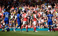 Vào bóng ngu ngốc, Koscielny khiến Arsenal gặp khó