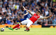 Hàng thủ Arsenal lại 'tan hoang' trước đại chiến Chelsea