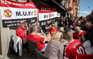 Chùm ảnh: CĐV Man Utd đại náo Stockholm, nhuộm đỏ Friends Arena