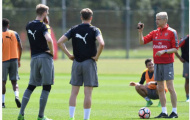 Góc chiến thuật: Sự 'phân vân' của Wenger
