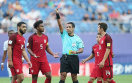 Cầu thủ Tottenham ăn thẻ đỏ, U20 Argentina mất vé trong cay đắng
