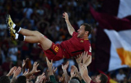 Totti ra sân, Roma nghẹt thở tiến thẳng đến Champions League