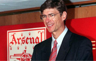 20 năm tại Arsenal, mức lương của Wenger đã thay đổi thế nào?