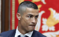 Soi từng milimet mái tóc húi cua của Ronaldo