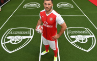 Sead Kolasinac lạnh lùng khoe áo đấu Pháo thủ