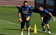 Buffon cười khoái chí trên sân tập