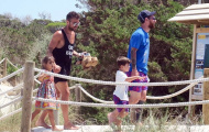 Messi hạnh phúc bên... Fabregas tại đảo Balaeric