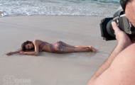 Irina Shayk thiêu đốt mọi ánh nhìn với Body painting