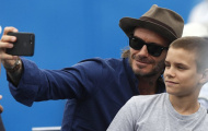 Beckham lại 'giết thời gian' cùng banh nỉ