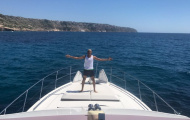 Trước mùa Hè giông bão, Kylian Mbappe thư thái trên du thuyền