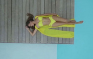 Mỹ nữ Iris Mittenaere khoe dáng tuyệt sắc