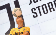 Cửa hàng mới của Juventus dùng mỹ nhân kéo khách