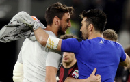 Giữa 'tâm bão', Buffon bắn thông điệp đến Donnarumma