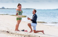 Màn cầu hôn đậm chất ngôn tình của Harry Kane trên bờ biển