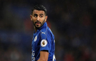Mahrez tranh thủ chơi bóng phủi khi về thăm quê