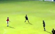 Pha làm bàn từ giữa sân 'để đời' của David Beckham