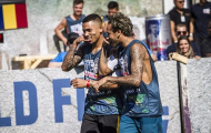 Neymar và Jesus được chào đón như người hùng ở quê nhà