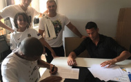 Kylian Mbappe khoe ảnh ở sân bay, thông báo ở lại Monaco?