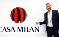Bonucci cười không ngớt ngay từ khi đặt chân tới Milan