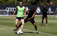 Gareth Bale tiếp tục khoe cơ bắp trên sân tập