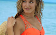 Nhan sắc hút hồn của kiều nữ lành banh nỉ Eugenie Bouchard